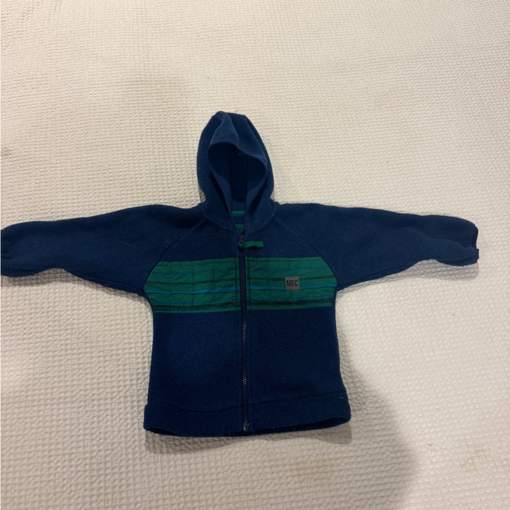 Kids MEC fleece jacket with hand warmers